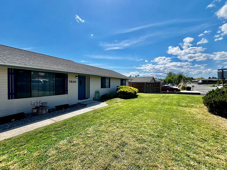 7410 W Walnut St — Photo 2
