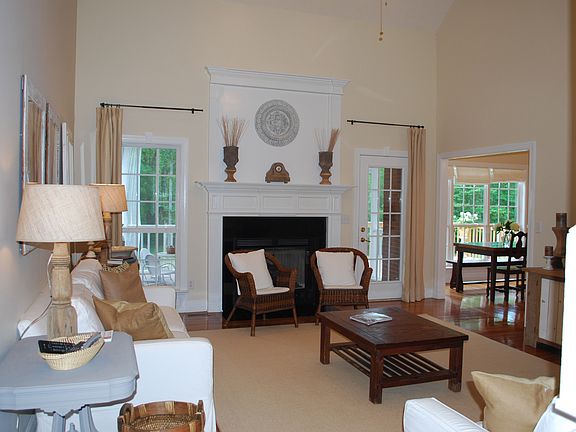 3rd image of 295 Hidden Lakes Dr