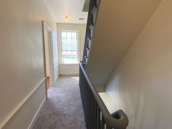4th image of 433-447 E Main St #Ffcc19e49