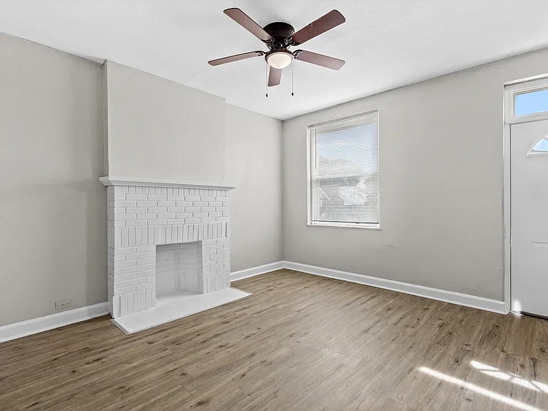 2833 Miami St — Photo 12