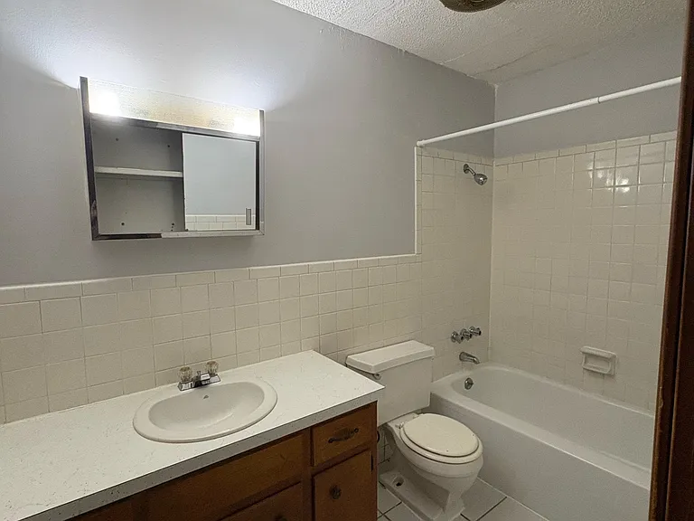 1007 Cedar St — Photo 6