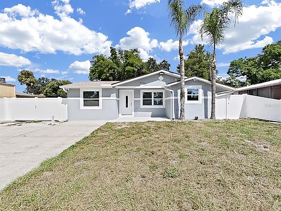 3rd image of 8721 N RIVER FOREST CIRCLE