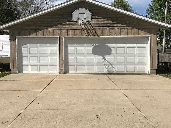 Huge newer garage