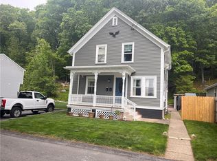 25 Earl St, Lincoln, RI 02865