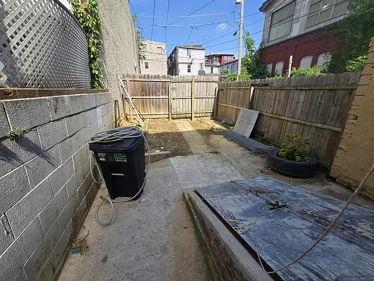 411 Cedar St — Photo 24