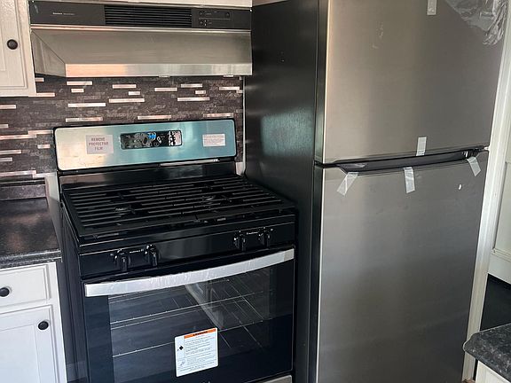 3rd image of 14008 Lakewood Heights Blvd