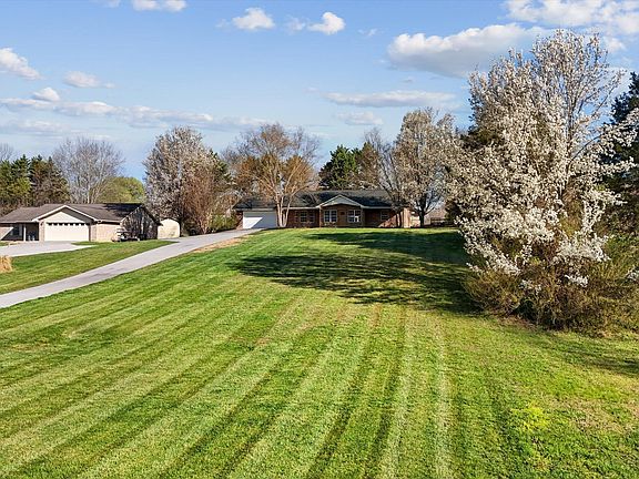 3rd image of 1533 Haley Lynn Rd