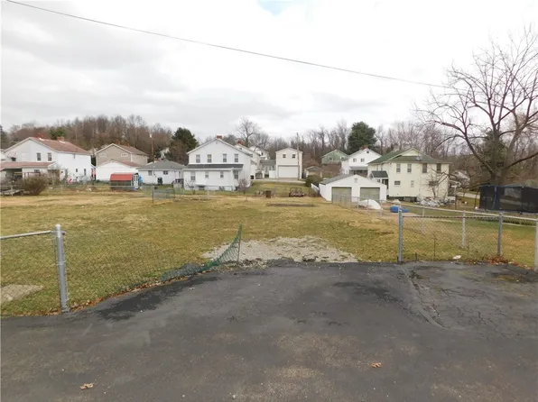 15 Edna St, Republic, PA 15475