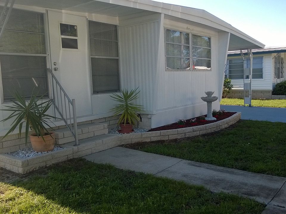 Landscaped Front Entry