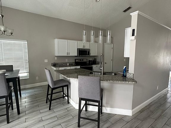 5th image of 2848 Tolworth Ave