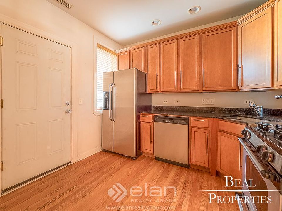 2nd image of 3250 N Clifton Ave #1N