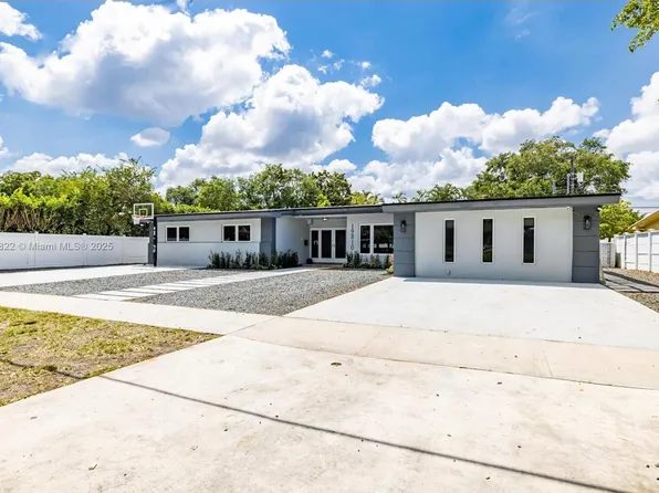 19810 NE 22nd Ave, Miami, FL 33180