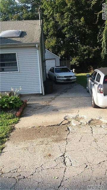2nd image of 75 Wyona Ave