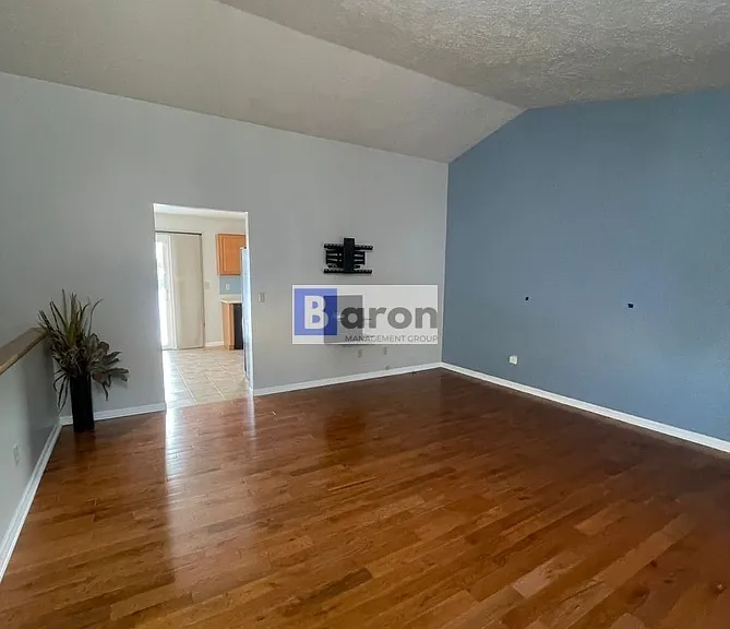 30706 Springfield Ct — Photo 6