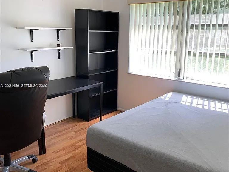 4801 Martinique Pl #H1 — Photo 18
