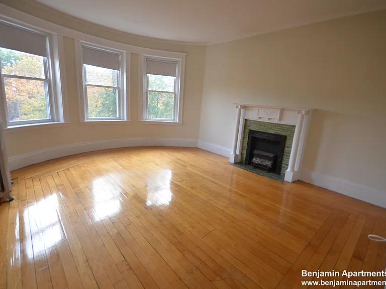 1822 Beacon St #17 — Photo 7