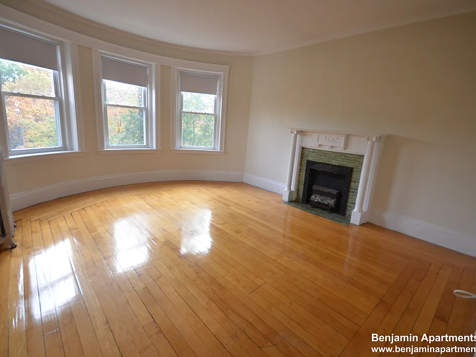 1822 Beacon St #27