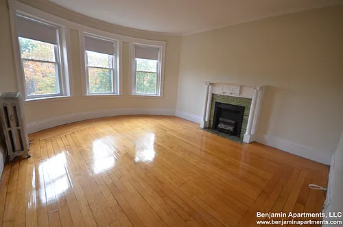 1822 Beacon St Photo 1