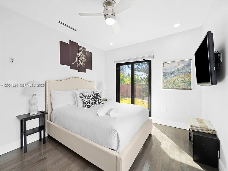 2301 E Las Olas Blvd — Photo 32