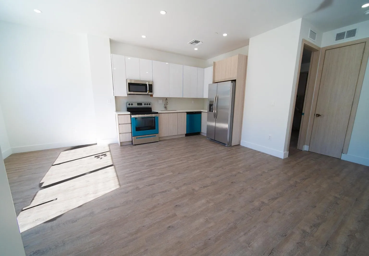 500 Foster Rd — Photo 4
