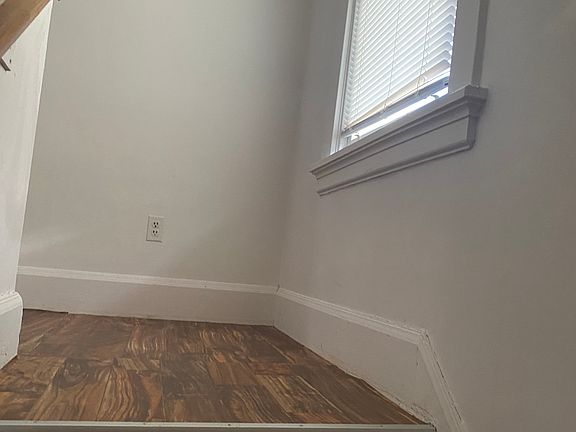 2nd image of 4574 Innes Ave