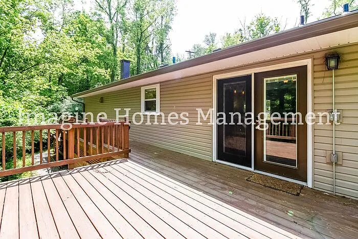 7922 Forest Rd — Photo 17