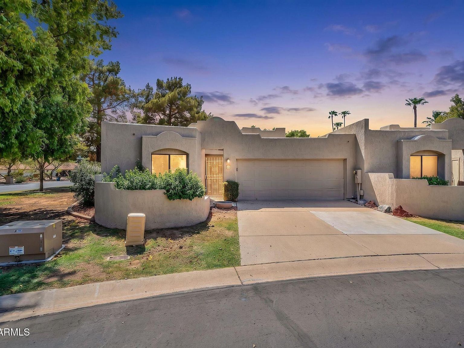 1102 E ACACIA Circle