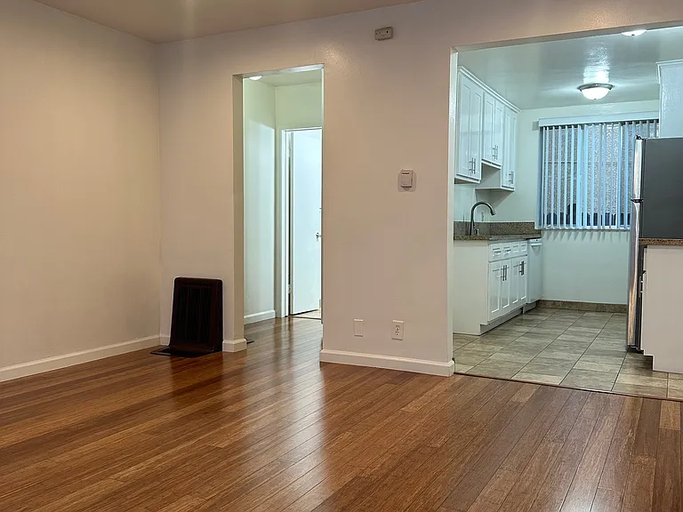 2320 W 24th St #1 — Photo 4