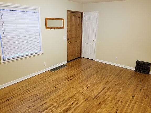 2nd image of 916 30th Ave N