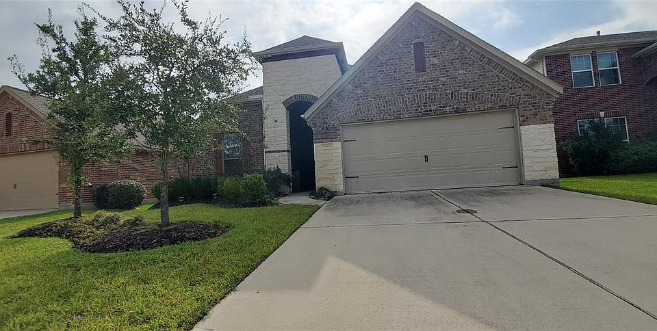 1st image of 26419 Green Heron Dr