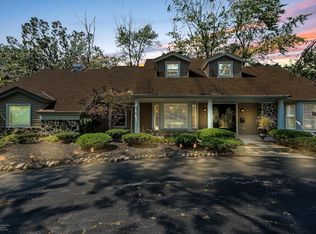 26 Strauss Ln, Olympia Fields, IL 60461