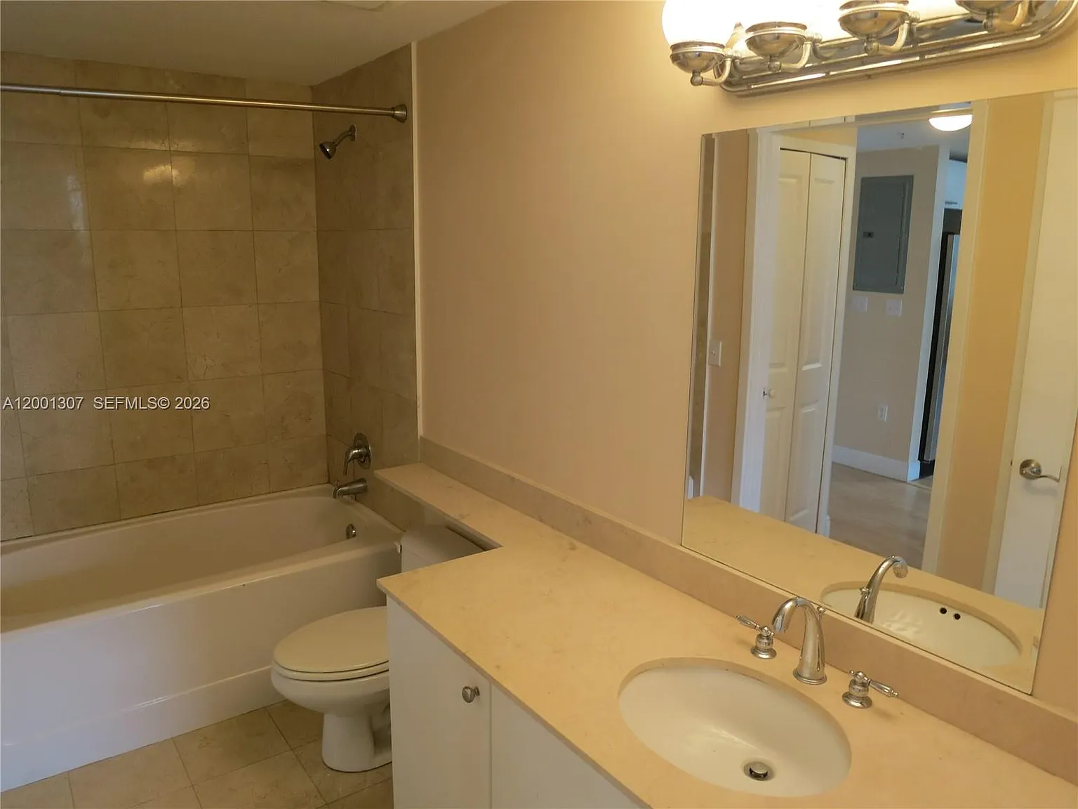 The Sail Condo — Photo 4