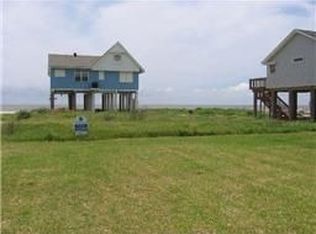 12 Gulf Ln, Galveston, TX 77550