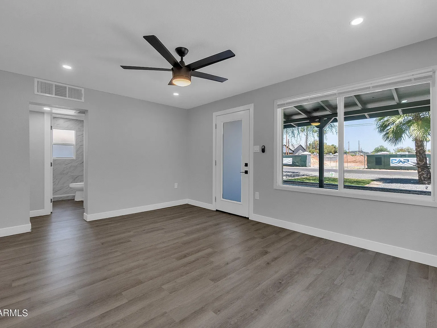 2 bed, 1.0 bath, 925 sqft, $2,050 — Photo 4