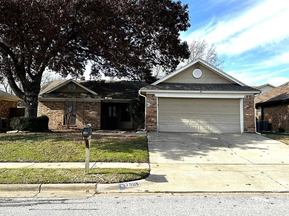 7905 Lazy Brook Dr, Watauga, TX 76148