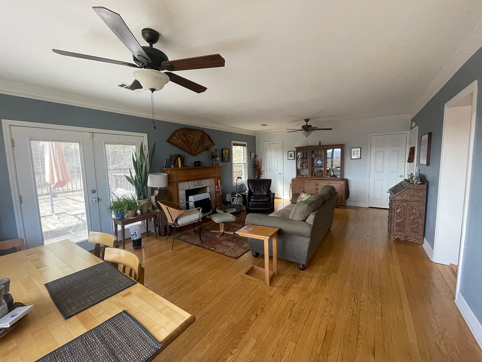 3 bed, 1800 sqft, $2,300 — Photo 2