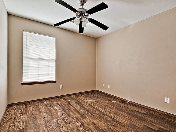 2nd image of 4108 SW Chapelstone Ave #B7fbc3e8d
