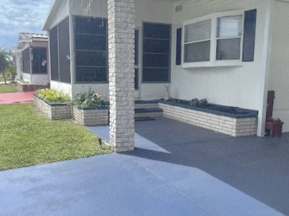 769 Pirates Rest Rd, North Fort Myers, FL 33917