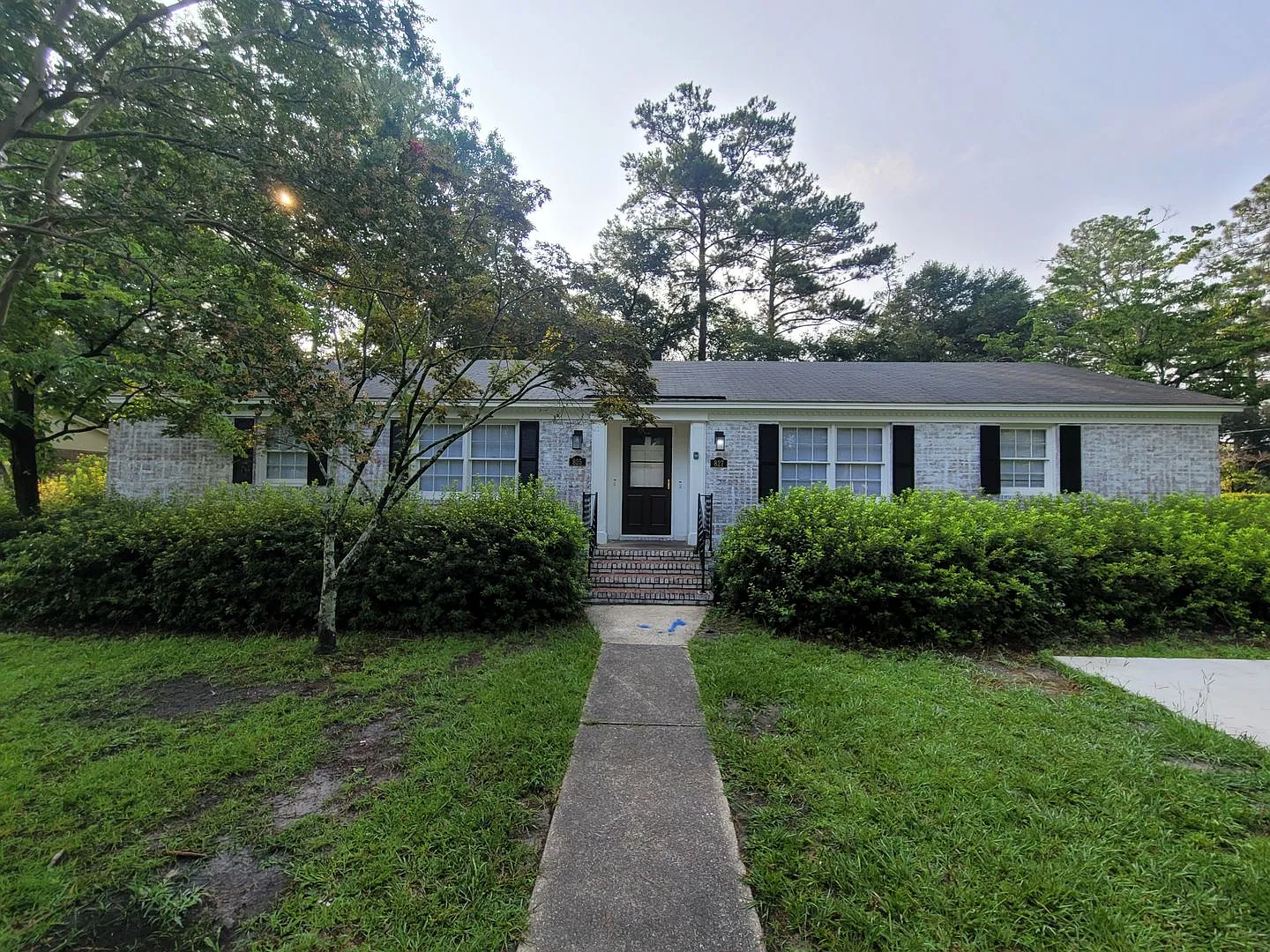 Enjoy living in this recently updated home in the heart of Wilmington . — Photo 1
