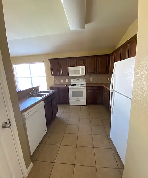607 Constellation Dr — Photo 4