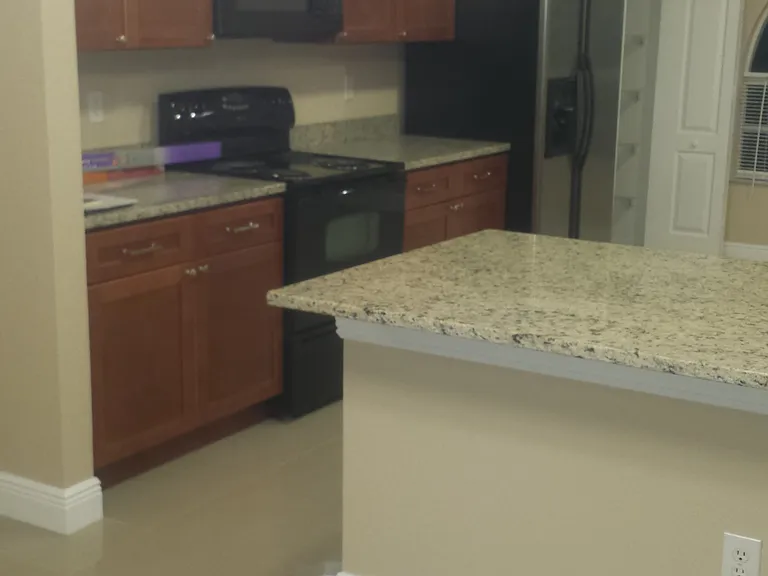 9402 Hidden Water Cir — Photo 17
