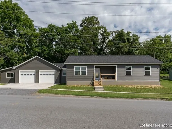 218 Lakeview Dr, Dexter, NY 13634
