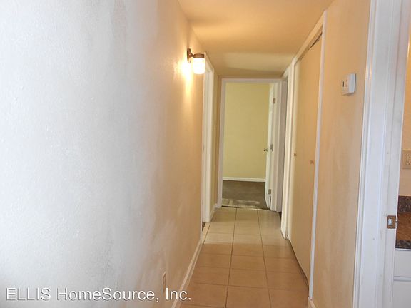 5th image of 318 Renfro St APT B