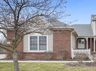 630 Shoreline Dr #32, Fenton, MI 48430