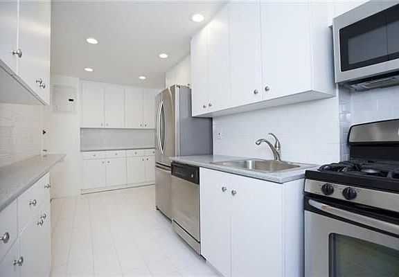 4th image of 697 W End Ave APT 14C