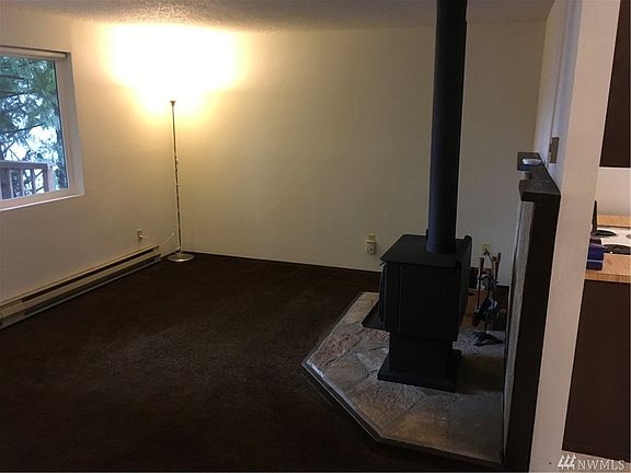 4th image of 6412 176th Pl NW
