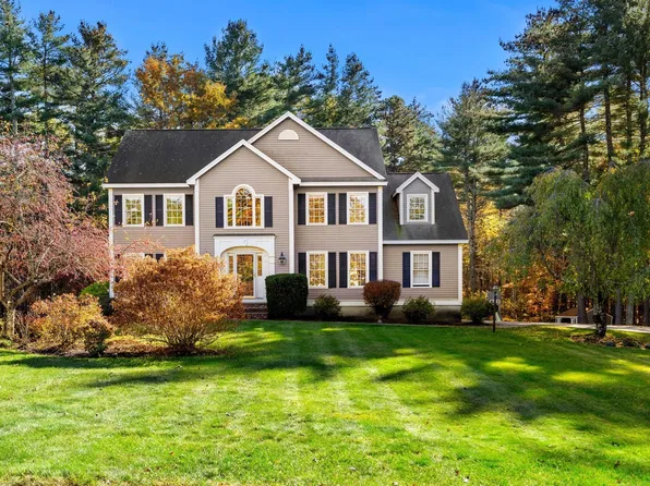 7 Robbins Farm Rd, Dunstable, MA 01827