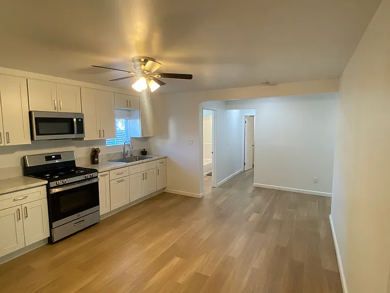 11921 Hayford St — Photo 10