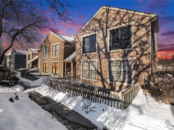 12744 W 110th Ter, Overland Park, KS 66210