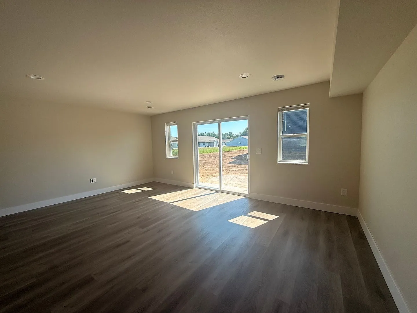 3040/3044 Bennington Place — Photo 3